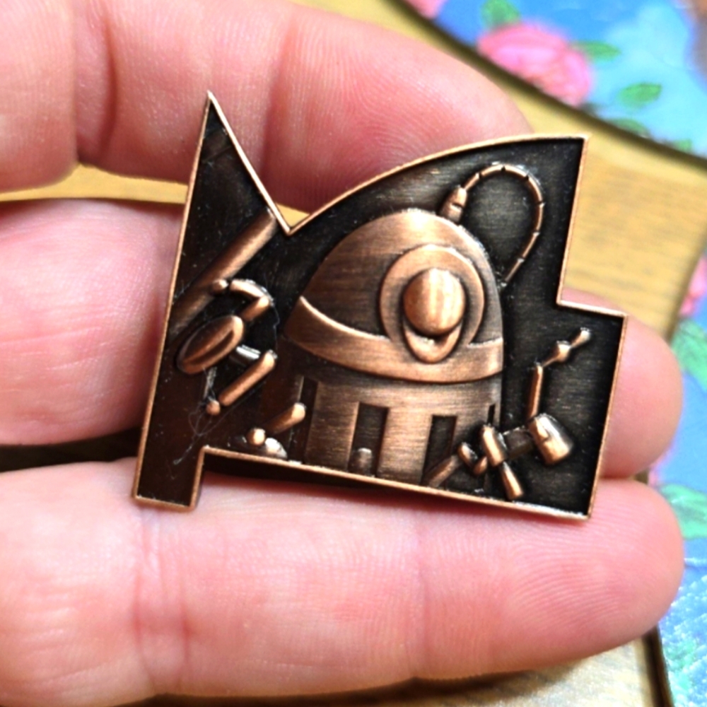 Wall-E Pin